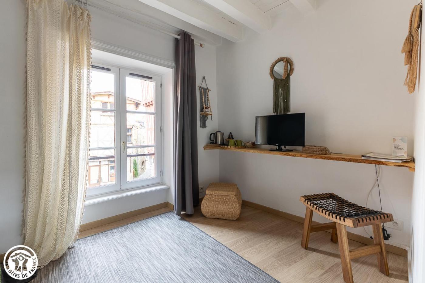 Le Logis D'Hestia Apartment Billom Luaran gambar