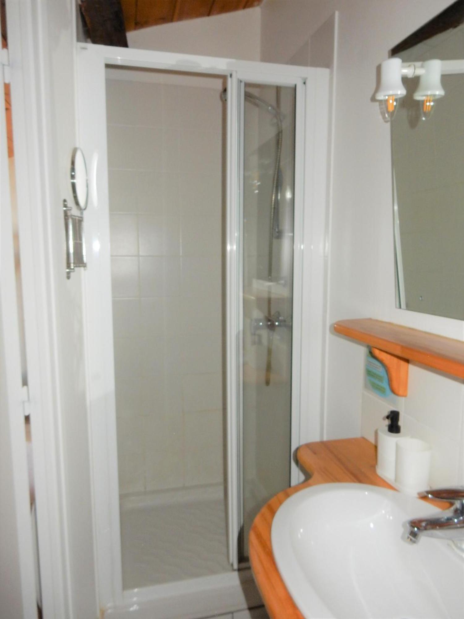 Le Logis D'Hestia Apartment Billom Bilik gambar
